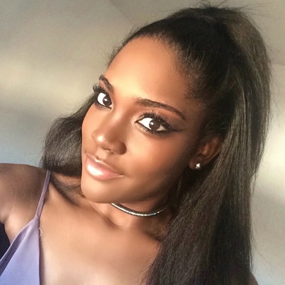 Meet your Posher, Iesha